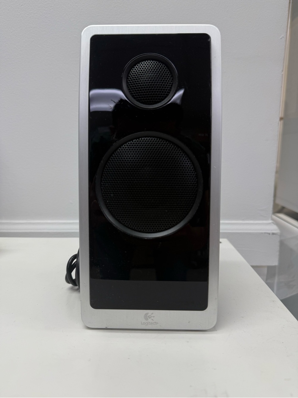 Logitech Z-Cinema Surround Left Speaker Only for S-00002 Sub. Tested .